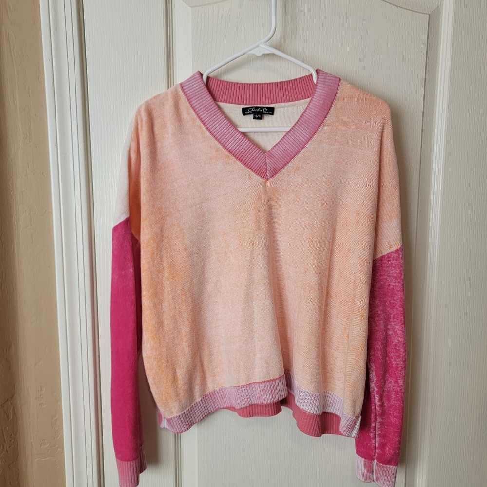 CHARLIE B Peach and Pink V-Neck Colorblock Sweater